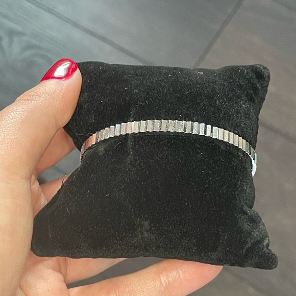 Ring Concierge Fluted White Gold Bangle 17 cm - Picture 4 of 15